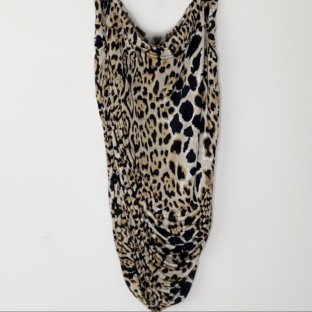 KIYONNA cheetah skirt. Gathered sides. Stretches.